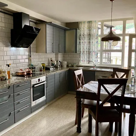 Apartment Isra *